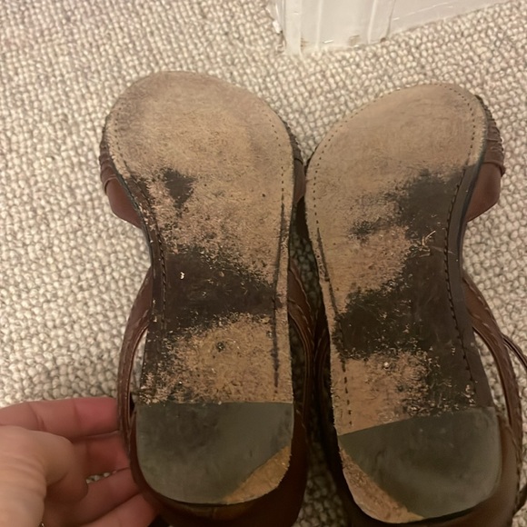 Miu miu brown sandals . Used
Years old . - Picture 4 of 5